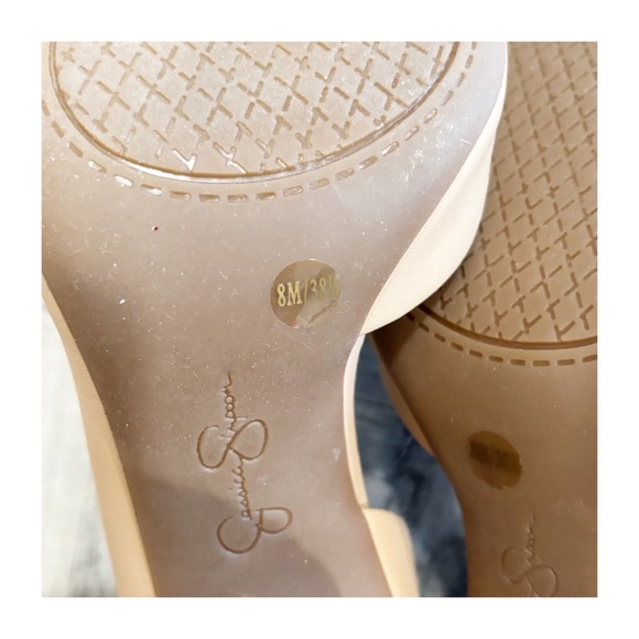 Jessica Simpson Elegant Nude Pumps - Picture 9 of 10